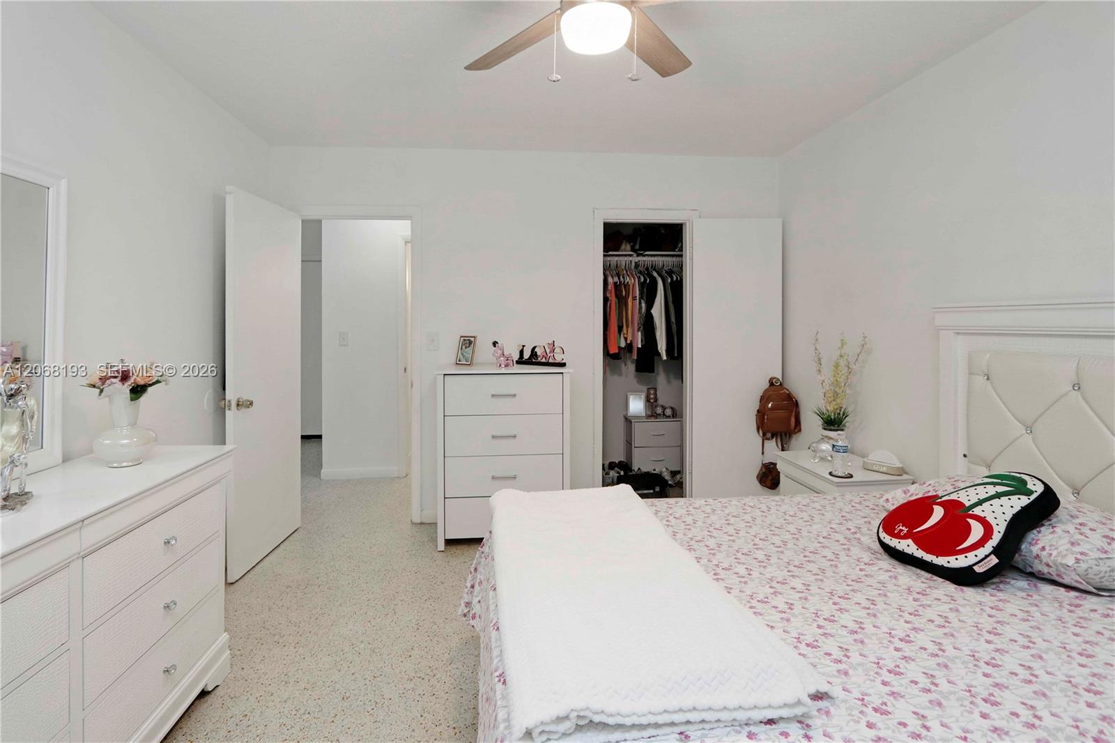   /  4452 sq. ft. $ 2026-08-10 0 foto