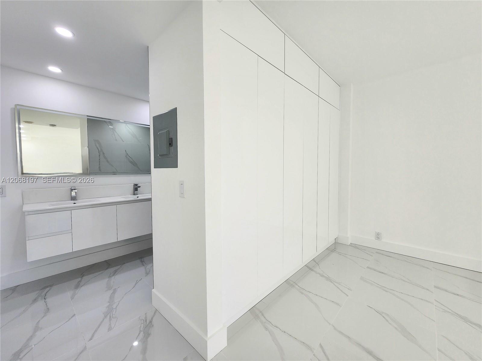 Photo of 3505 Ocean Dr  #716, Hollywood, Florida, 33019 - 