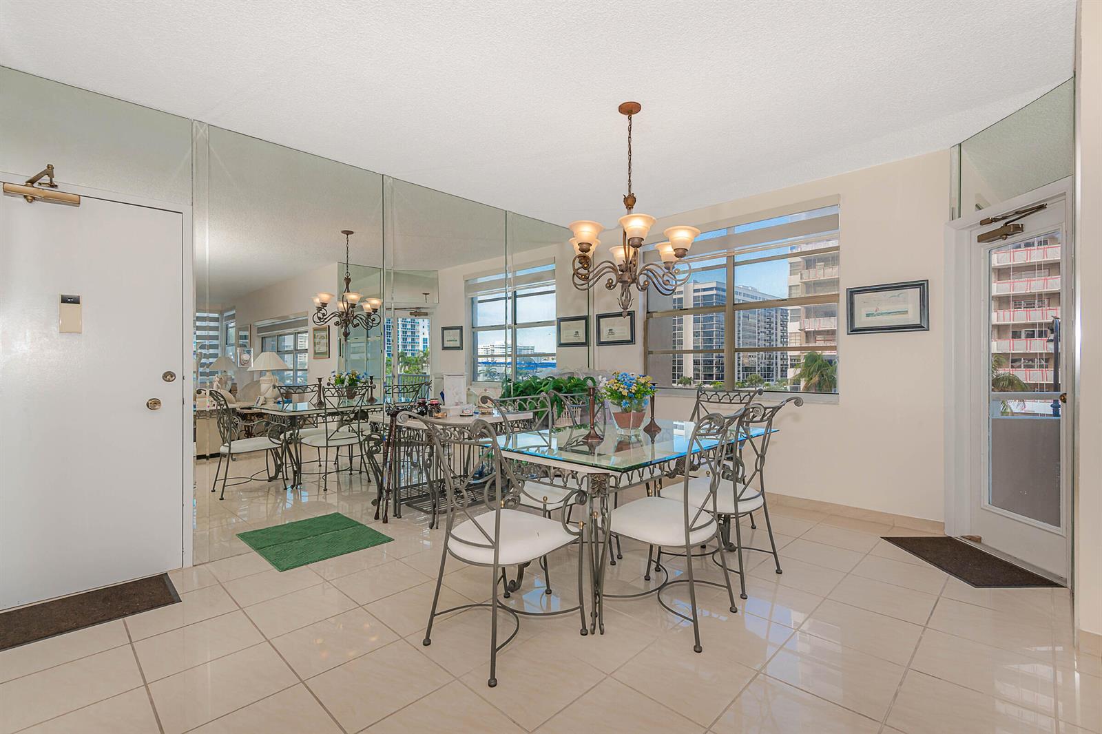 See details 3P 2 / 2 1380 sq. ft. $ 2026-08-18 0 Photo