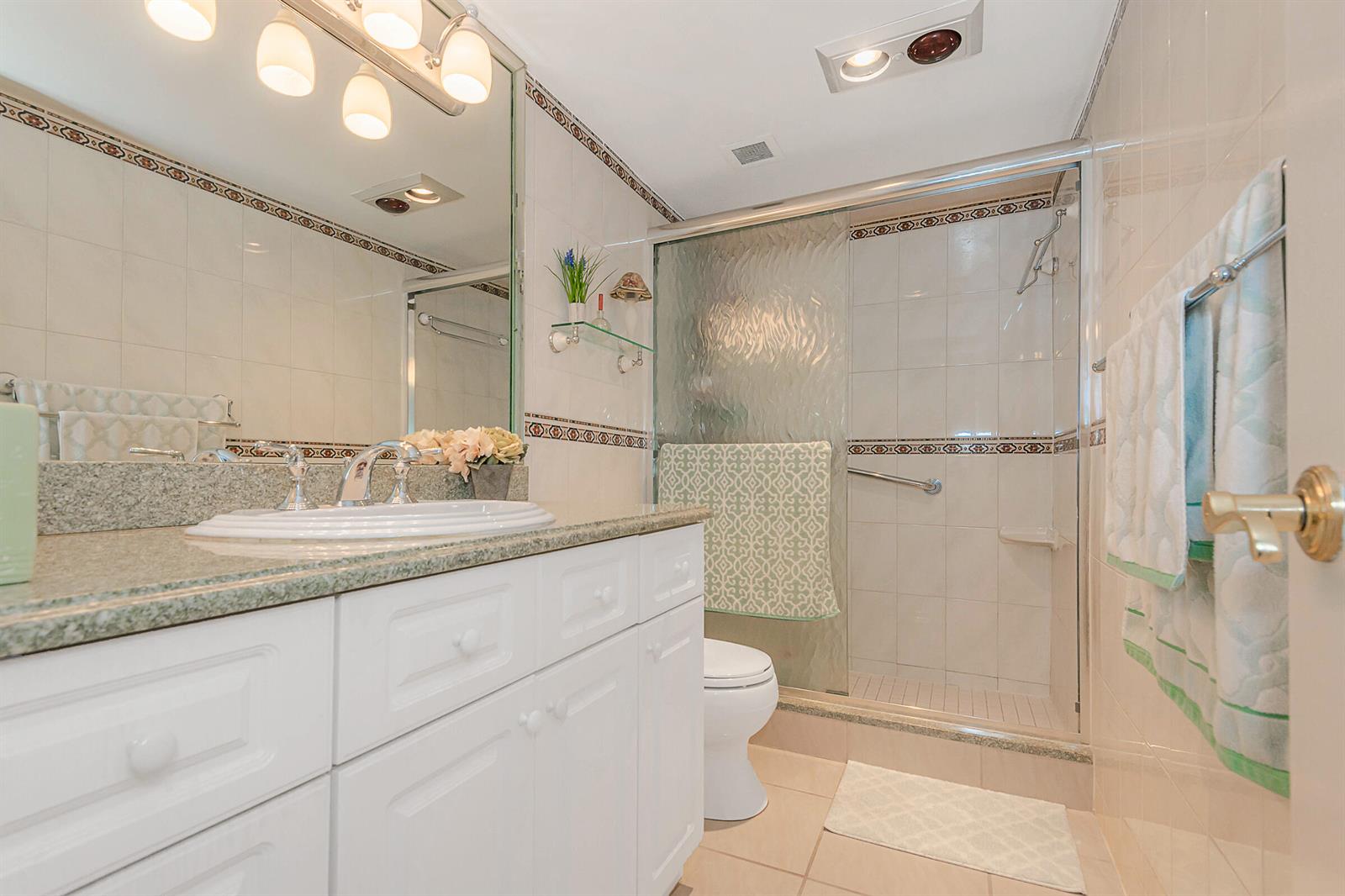 See details 3P 2 / 2 1380 sq. ft. $ 2026-08-18 0 Photo