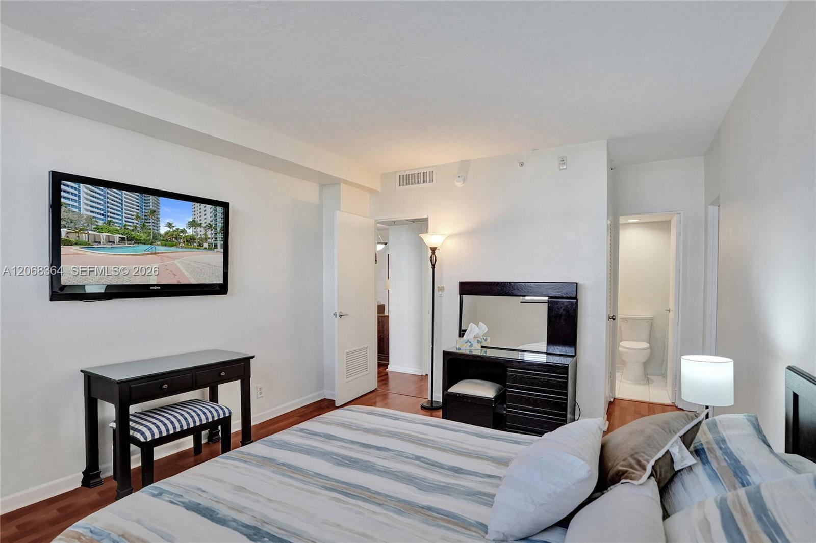 Photo of 3000 Ocean Dr #808, Hollywood, Florida, 33019 -