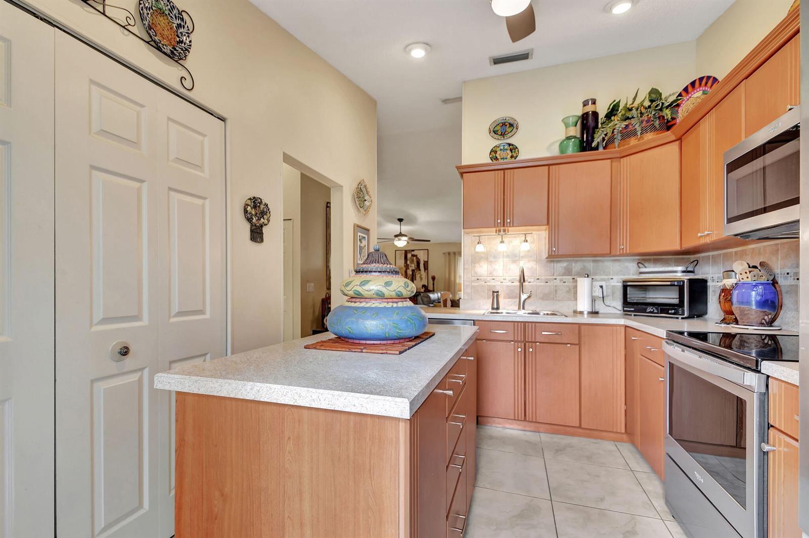 Ver detalles 2 / 2 1410 sq. ft. $ 2026-08-11 0 foto