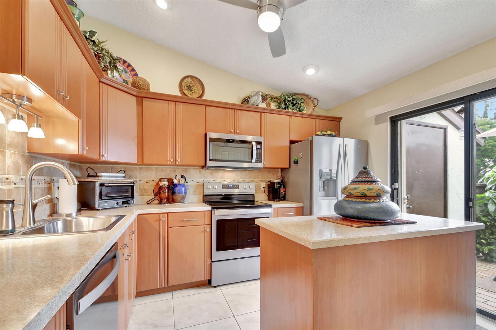Ver detalles 2 / 2 1410 sq. ft. $ 2026-08-11 0 foto