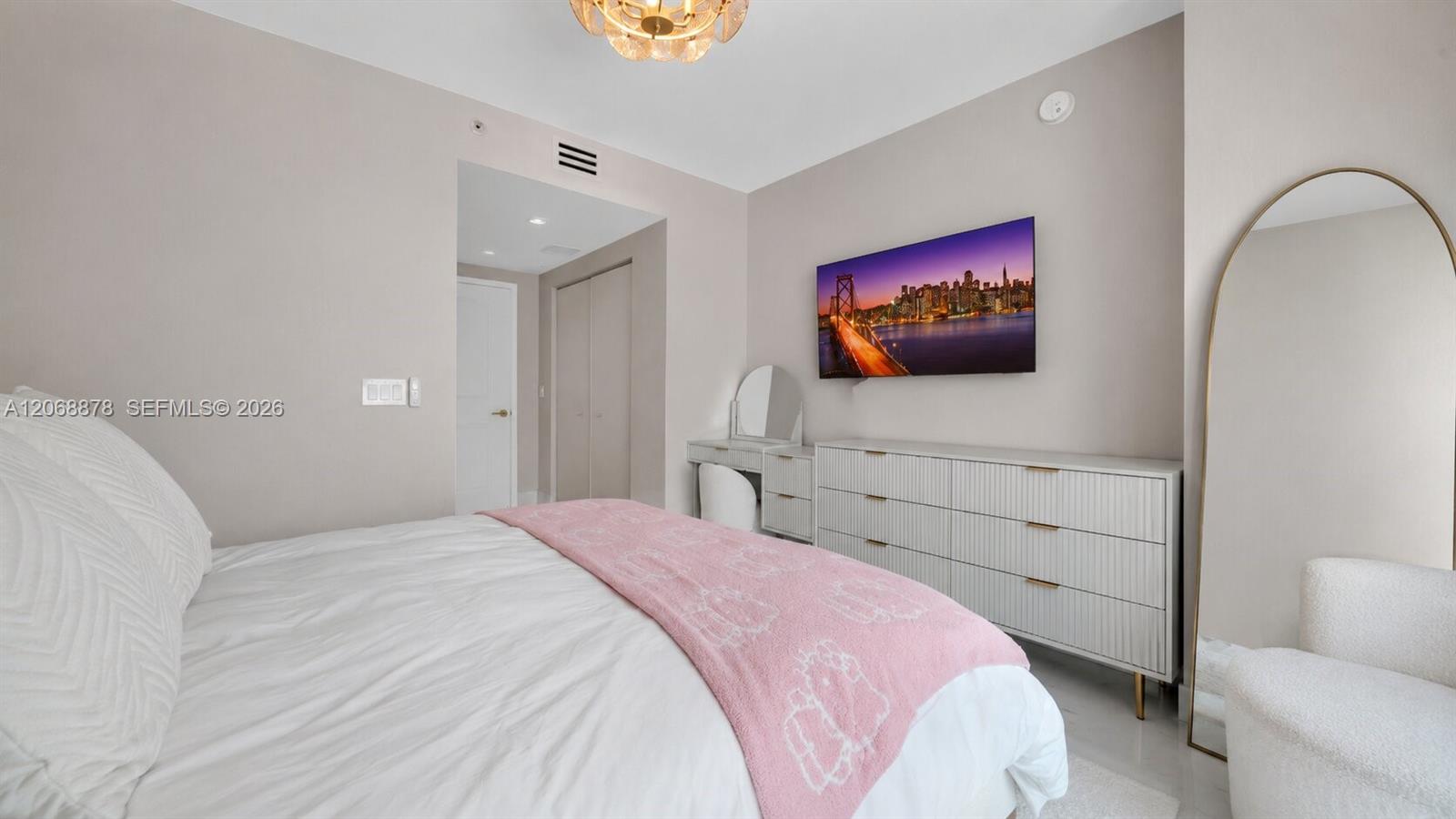 Ver detalles 5-1107 3 / 4 1892 sq. ft. $ 2026-08-19 0 foto