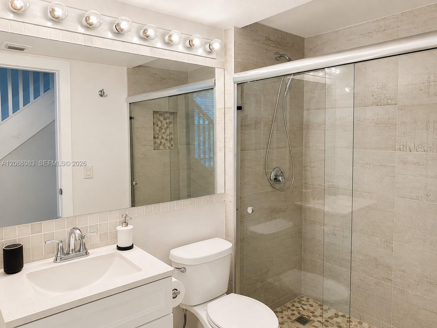 Photo of 2069 Ocean Dr (2069), Hallandale Beach, Florida, 33009 -
