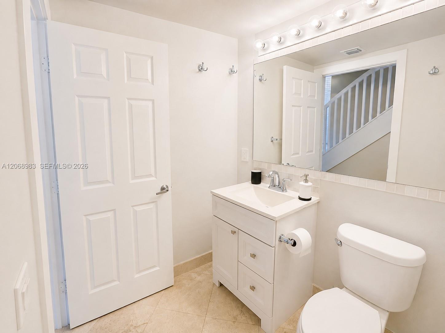 Photo of 2069 Ocean Dr (2069), Hallandale Beach, Florida, 33009 -