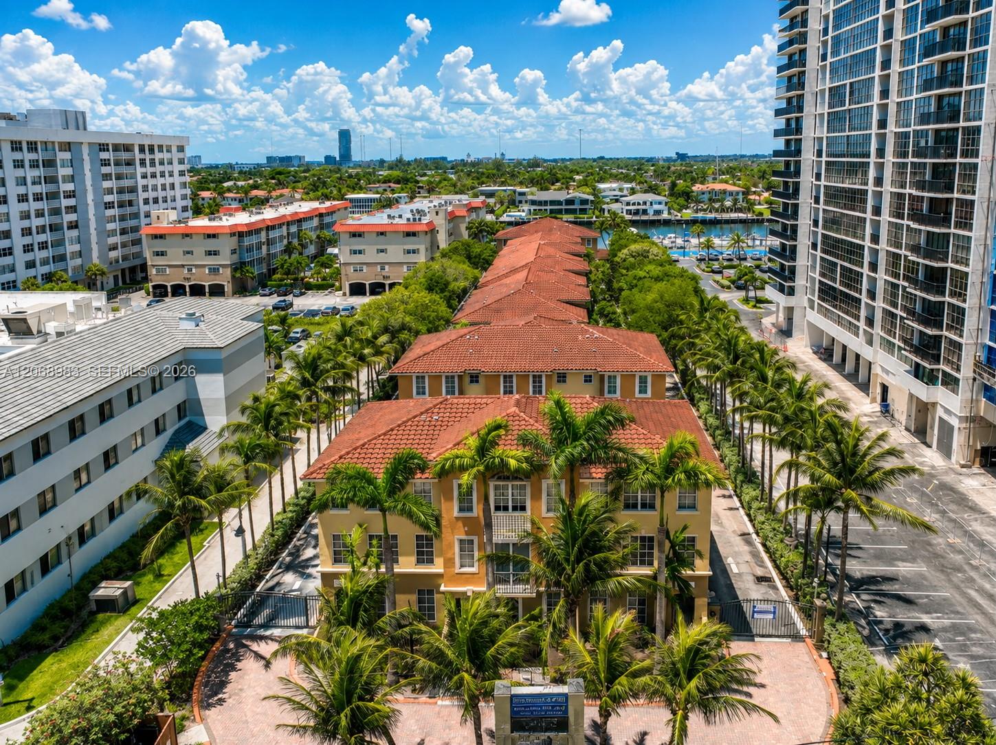 Photo of 2069 Ocean Dr (2069), Hallandale Beach, Florida, 33009 -
