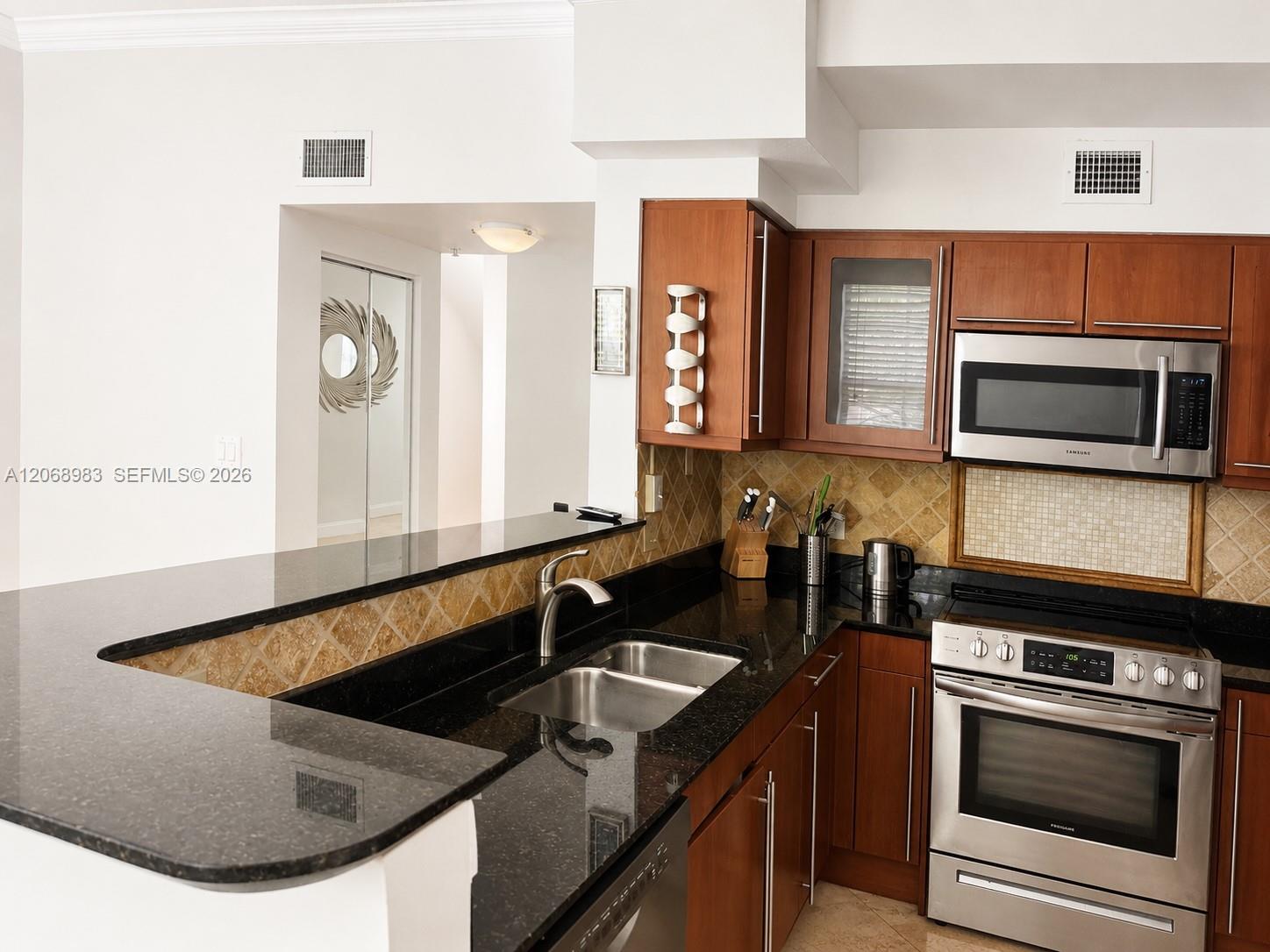 Photo of 2069 Ocean Dr (2069), Hallandale Beach, Florida, 33009 -