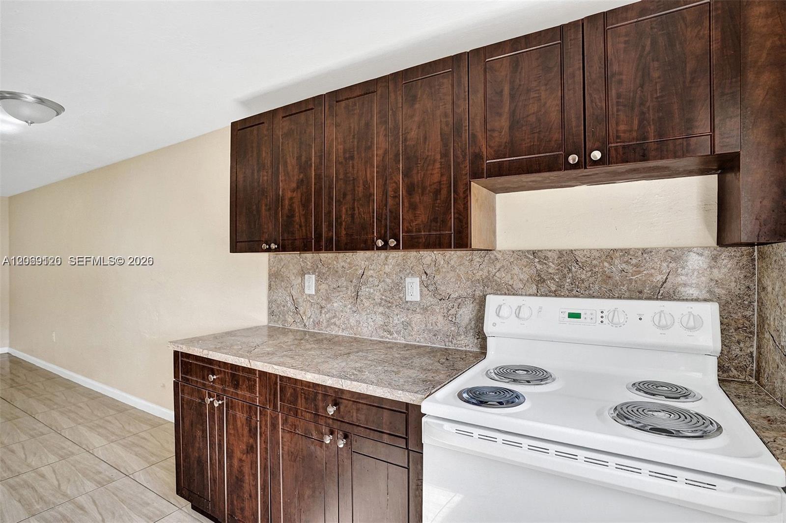 Ver detalles / 3658 sq. ft. $ 2026-08-11 0 foto