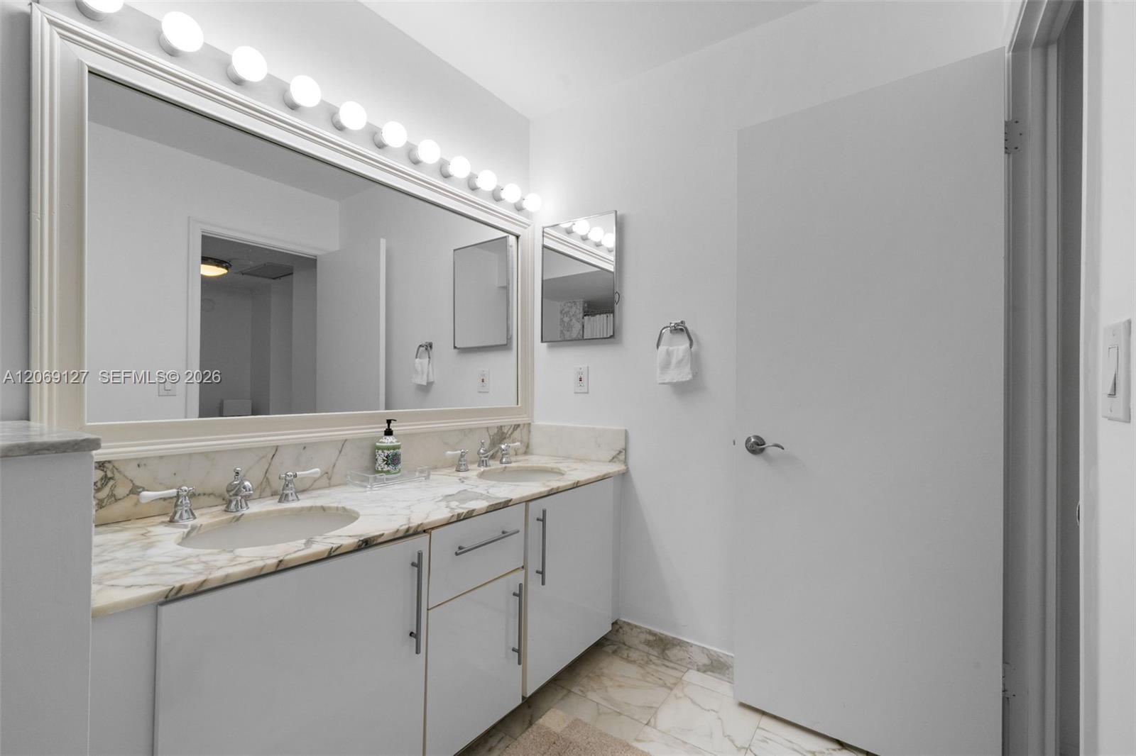 Photo of 9801 Collins Ave  #20V, Bal Harbour, Florida, 33154 - 