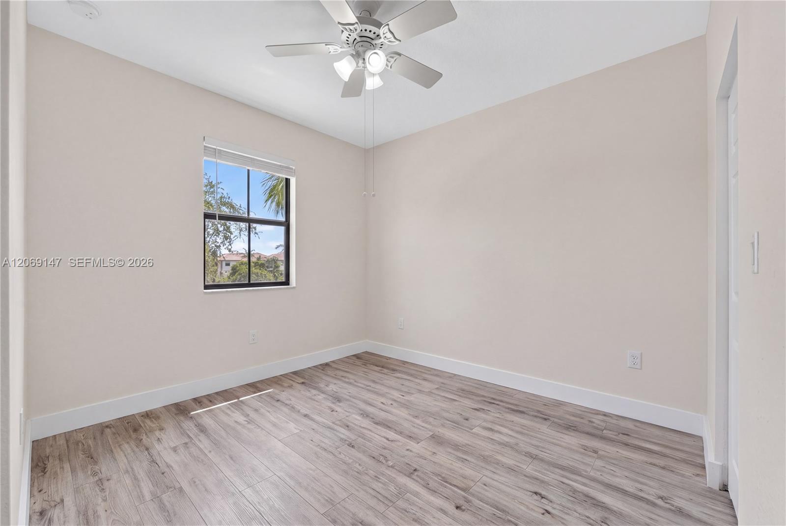 23280 3 / 3 1535 sq. ft. $ 2026-08-11 0 Photo