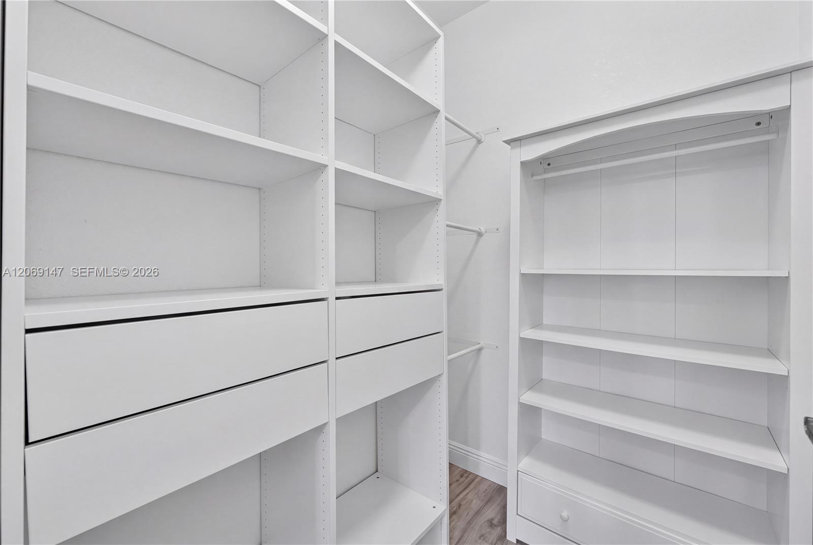 23280 3 / 3 1535 sq. ft. $ 2026-08-11 0 Photo