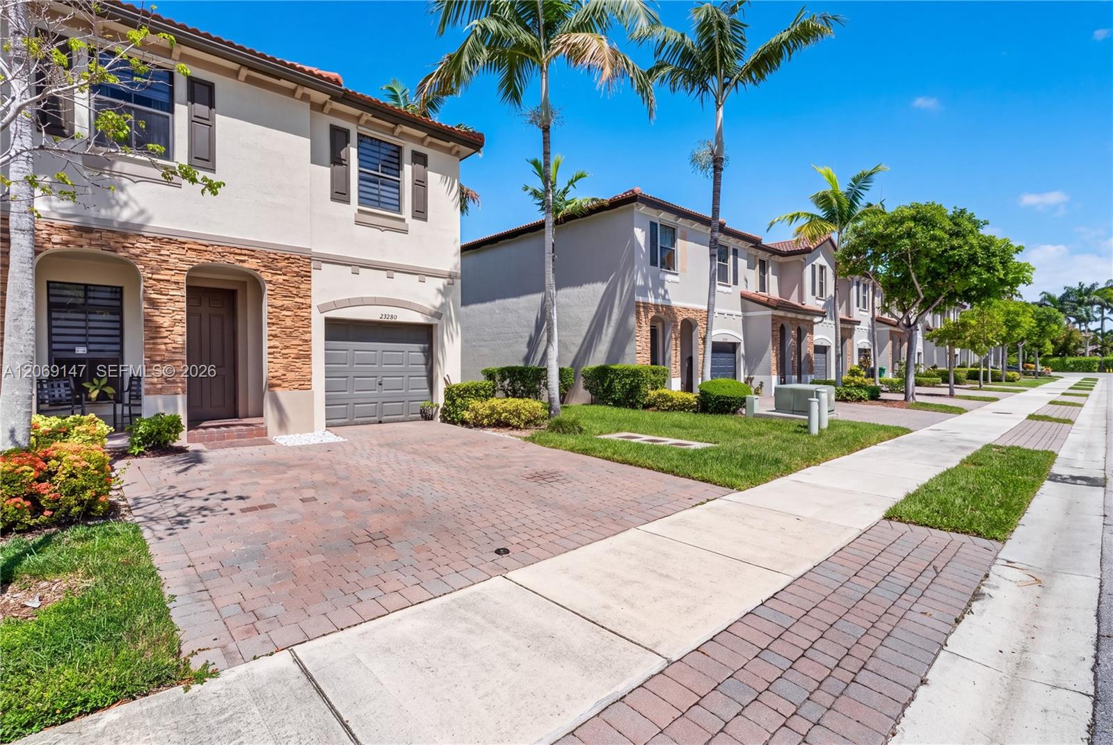 23280 3 / 3 1535 sq. ft. $ 2026-08-11 0 Photo