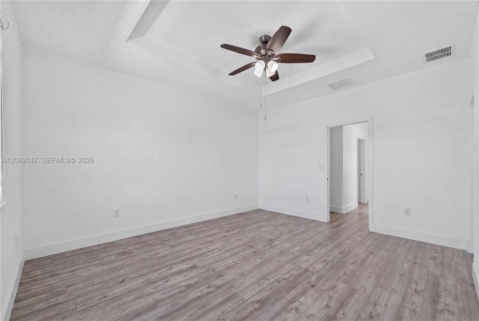 23280 3 / 3 1535 sq. ft. $ 2026-08-11 0 Photo