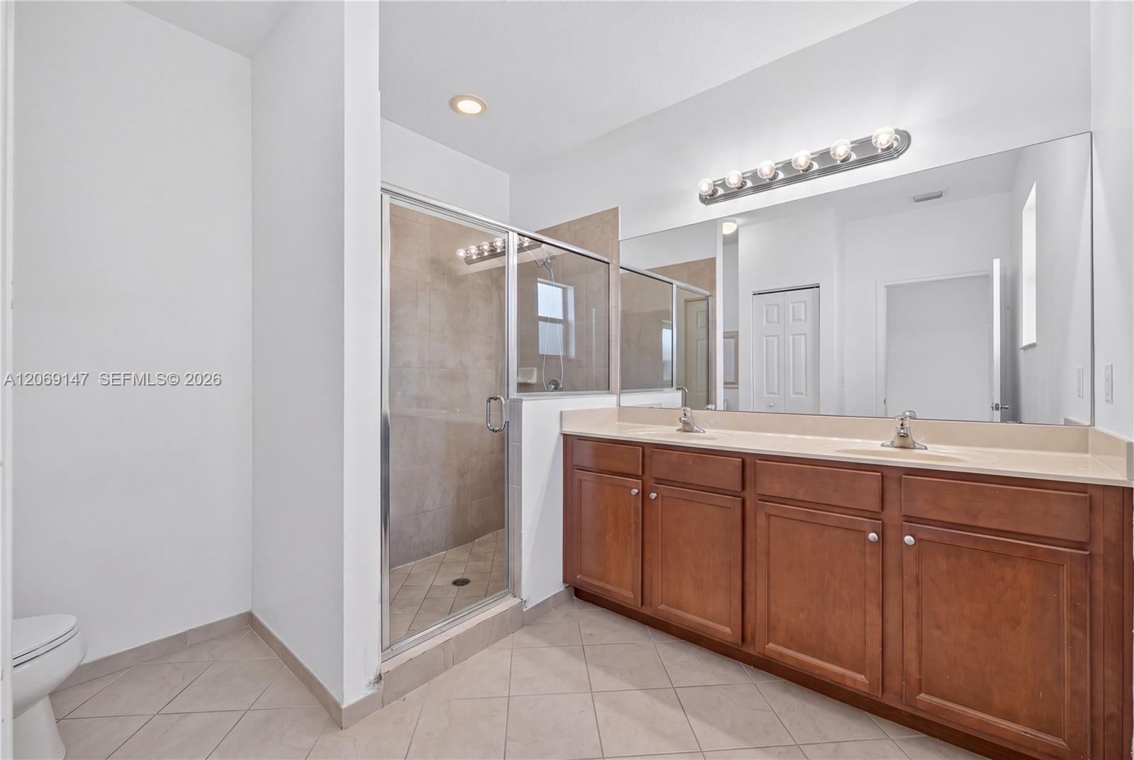 23280 3 / 3 1535 sq. ft. $ 2026-08-11 0 Photo