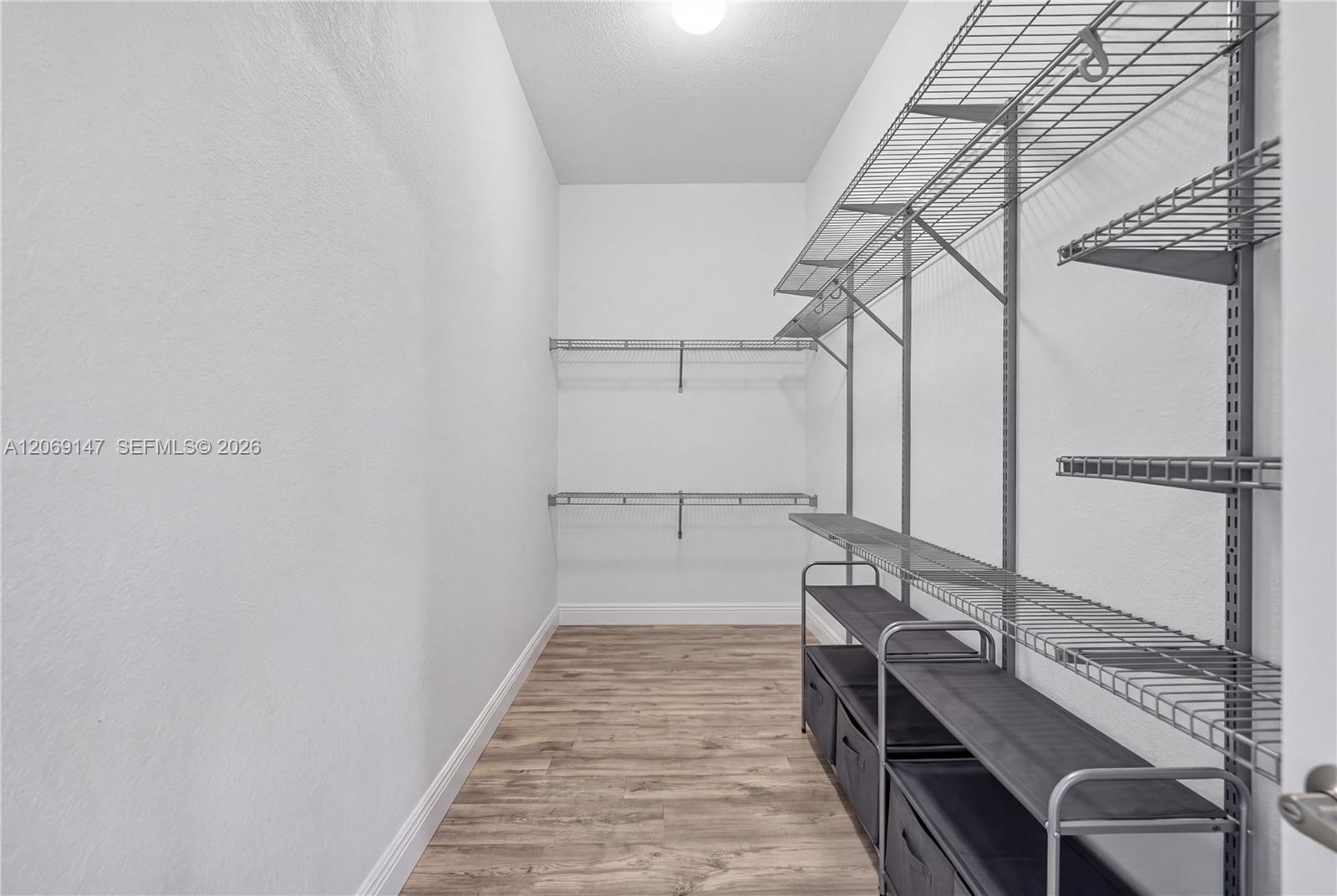 23280 3 / 3 1535 sq. ft. $ 2026-08-11 0 Photo