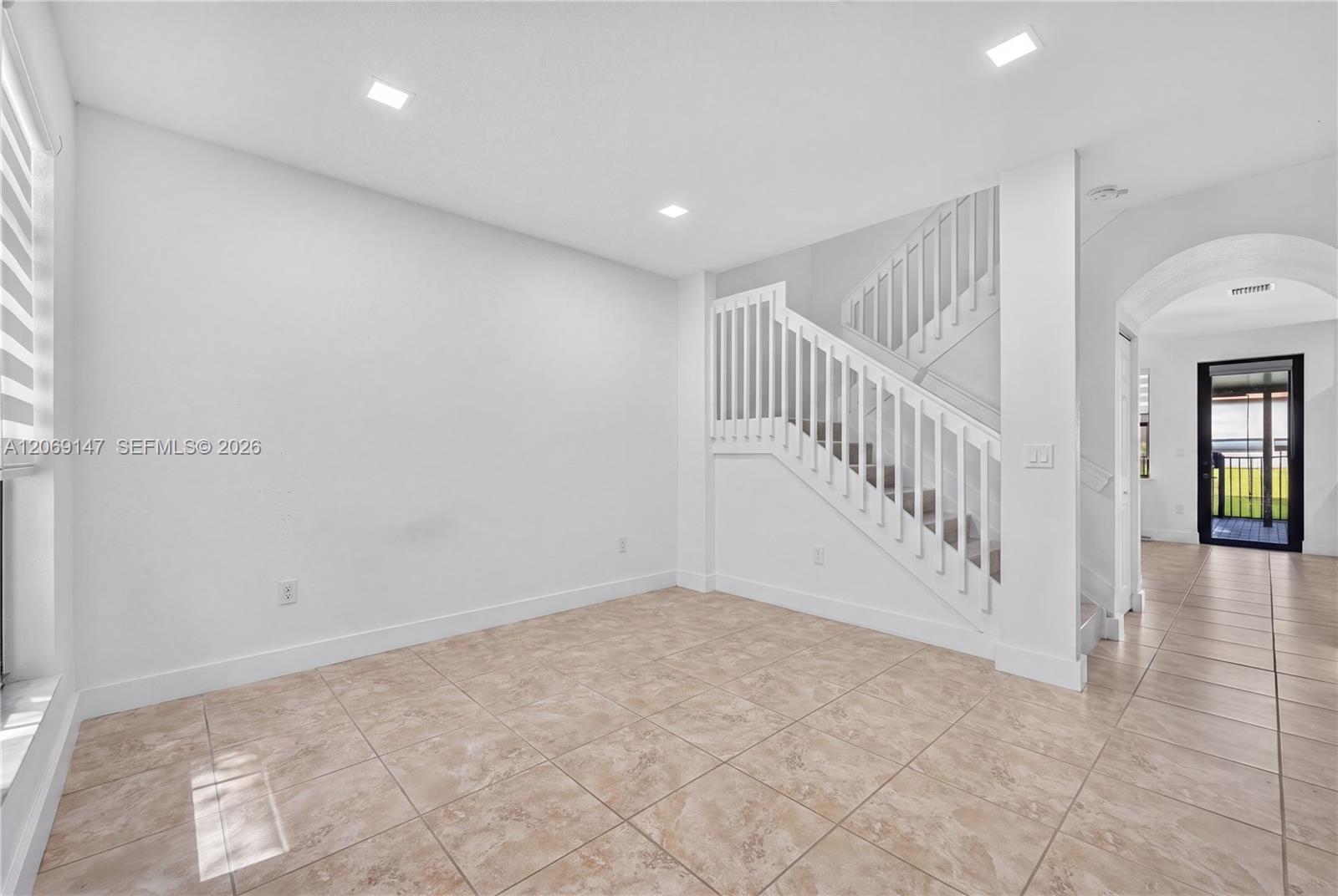 23280 3 / 3 1535 sq. ft. $ 2026-08-11 0 Photo