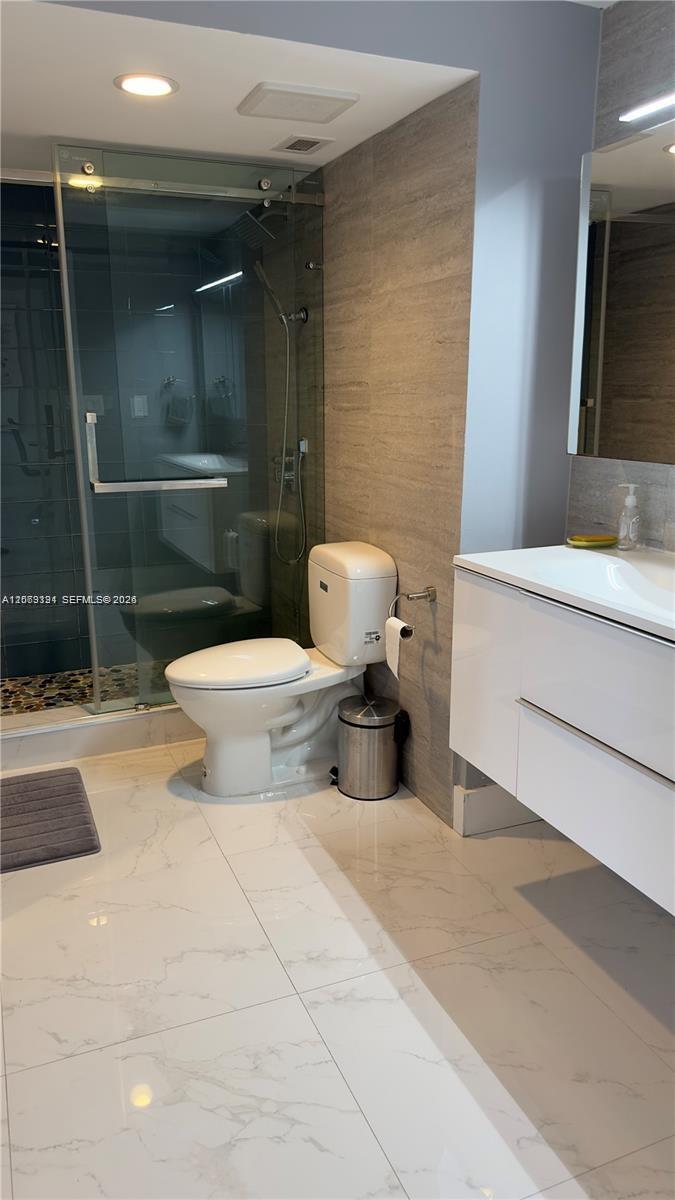 1102 1 / 2 762 sq. ft. $ 2026-08-11 0 Photo