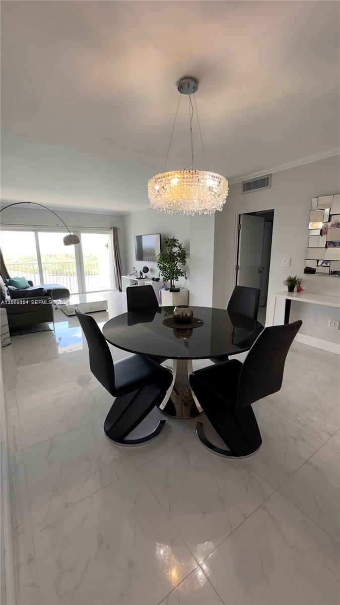 1102 1 / 2 762 sq. ft. $ 2026-08-11 0 Photo