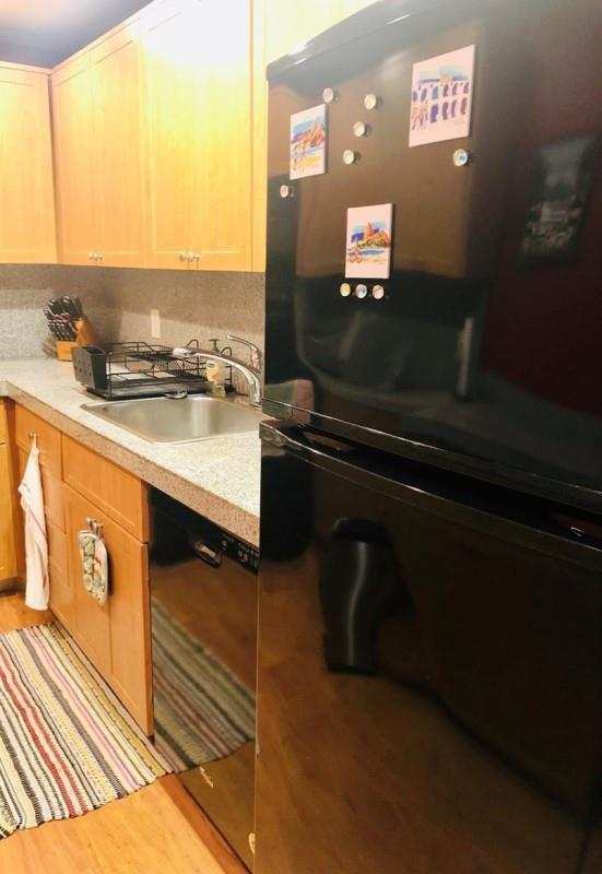 See details 16p 1 / 1 798 sq. ft. $ 2026-08-28 0 Photo