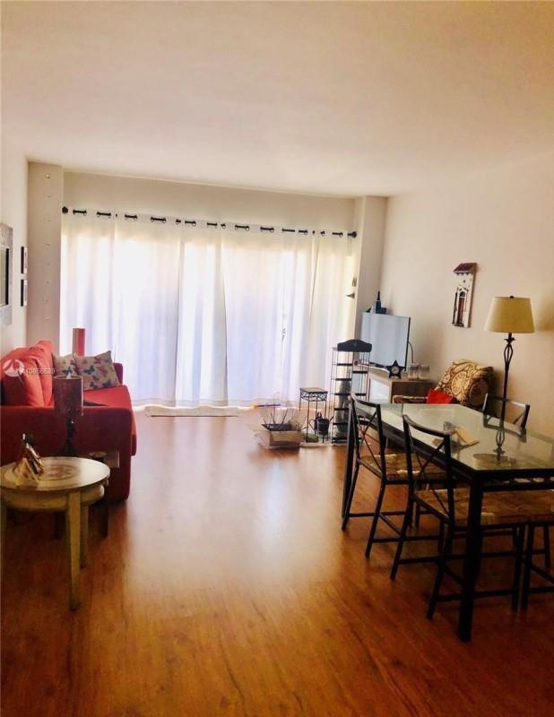 See details 16p 1 / 1 798 sq. ft. $ 2026-08-28 0 Photo
