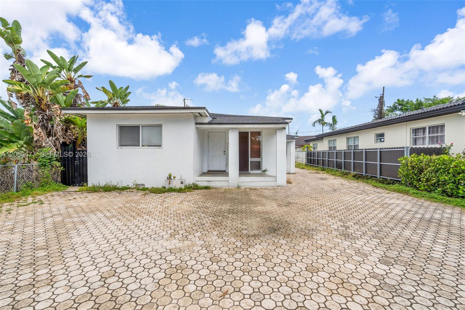 See details / 2127 sq. ft. $ 2026-08-11 0 Photo