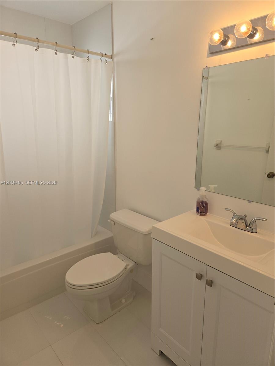 Ver detalles 15416 3 / 2 1392 sq. ft. $ 2026-08-12 0 foto