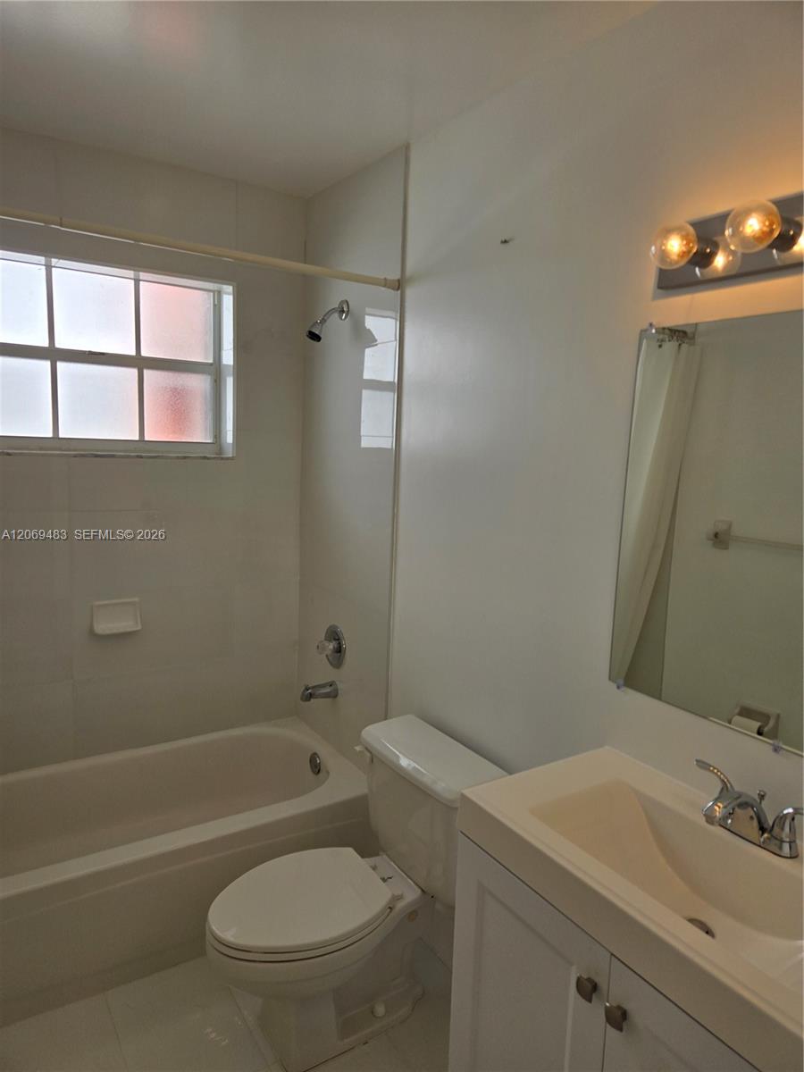 Ver detalles 15416 3 / 2 1392 sq. ft. $ 2026-08-12 0 foto