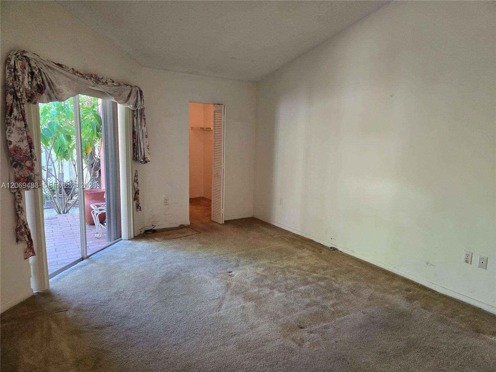 Ver detalles 15416 3 / 2 1392 sq. ft. $ 2026-08-12 0 foto