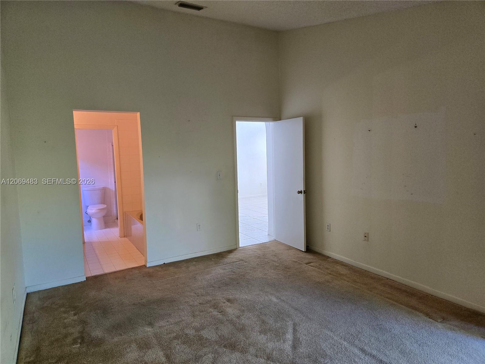 Ver detalles 15416 3 / 2 1392 sq. ft. $ 2026-08-12 0 foto