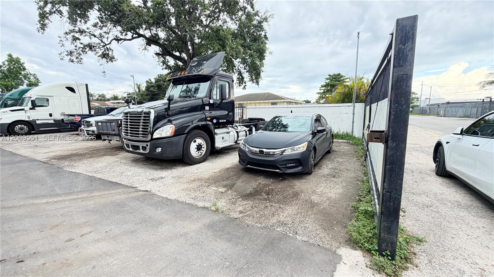   /   sq. ft. $ 2026-08-11 0 Photo
