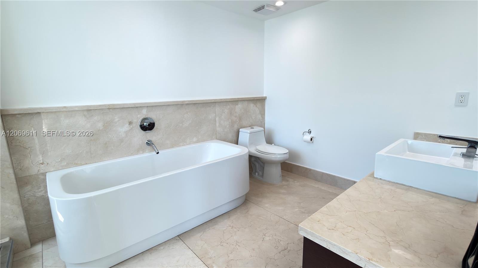 Photo 44 of Sunny Isles Blvd