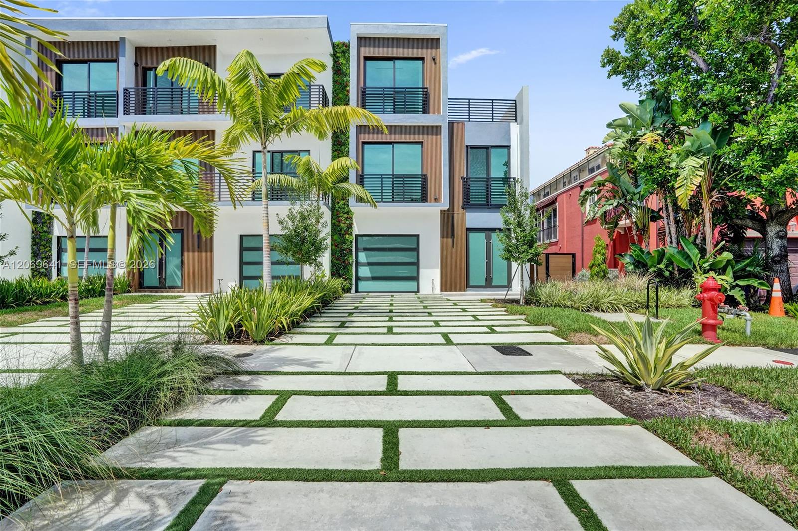 Ver detalles / 11050 sq. ft. $ 2026-08-11 0 foto