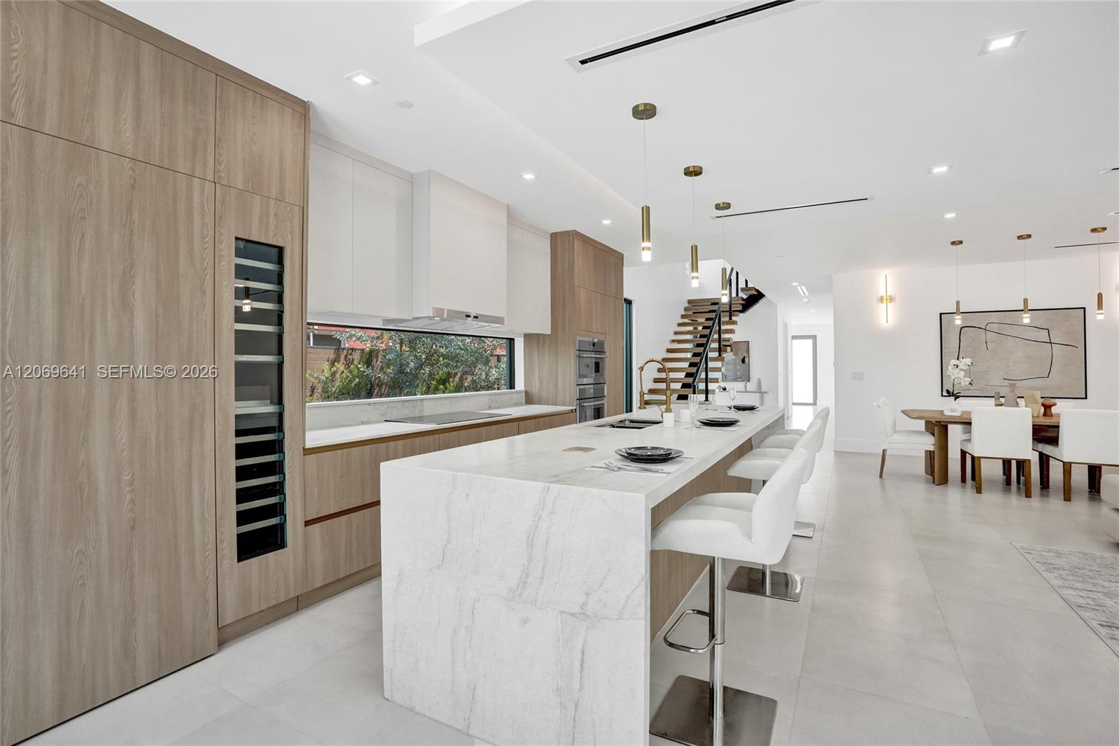 Ver detalles / 11050 sq. ft. $ 2026-08-11 0 foto