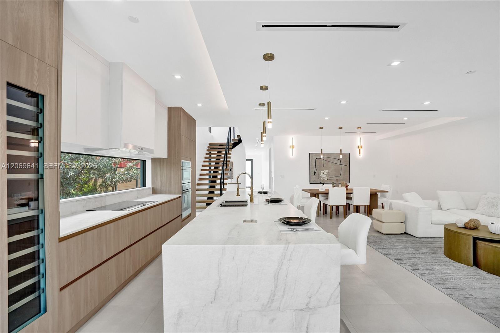 Ver detalles / 11050 sq. ft. $ 2026-08-11 0 foto