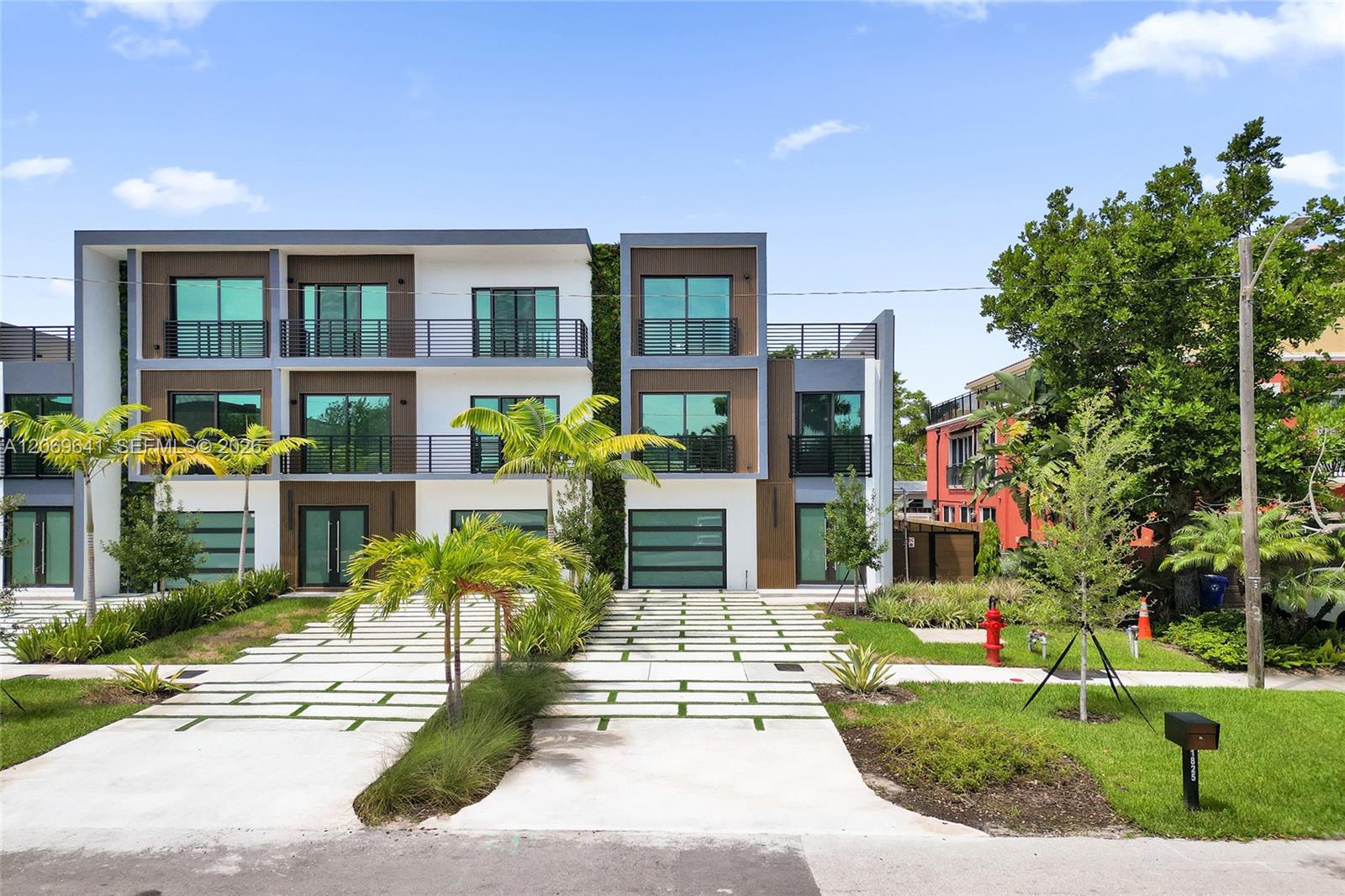 Ver detalles / 11050 sq. ft. $ 2026-08-11 0 foto