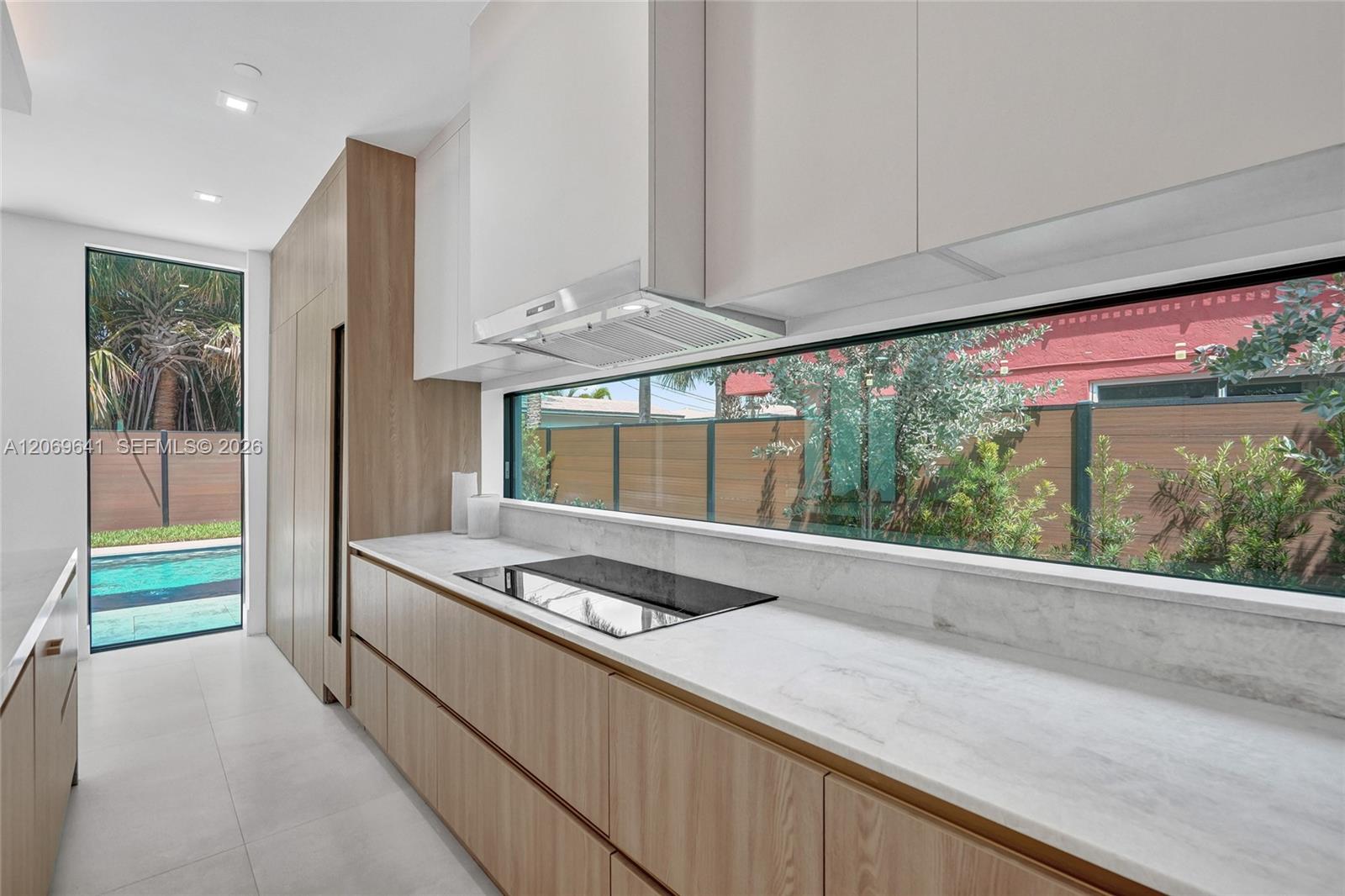 Ver detalles / 11050 sq. ft. $ 2026-08-11 0 foto
