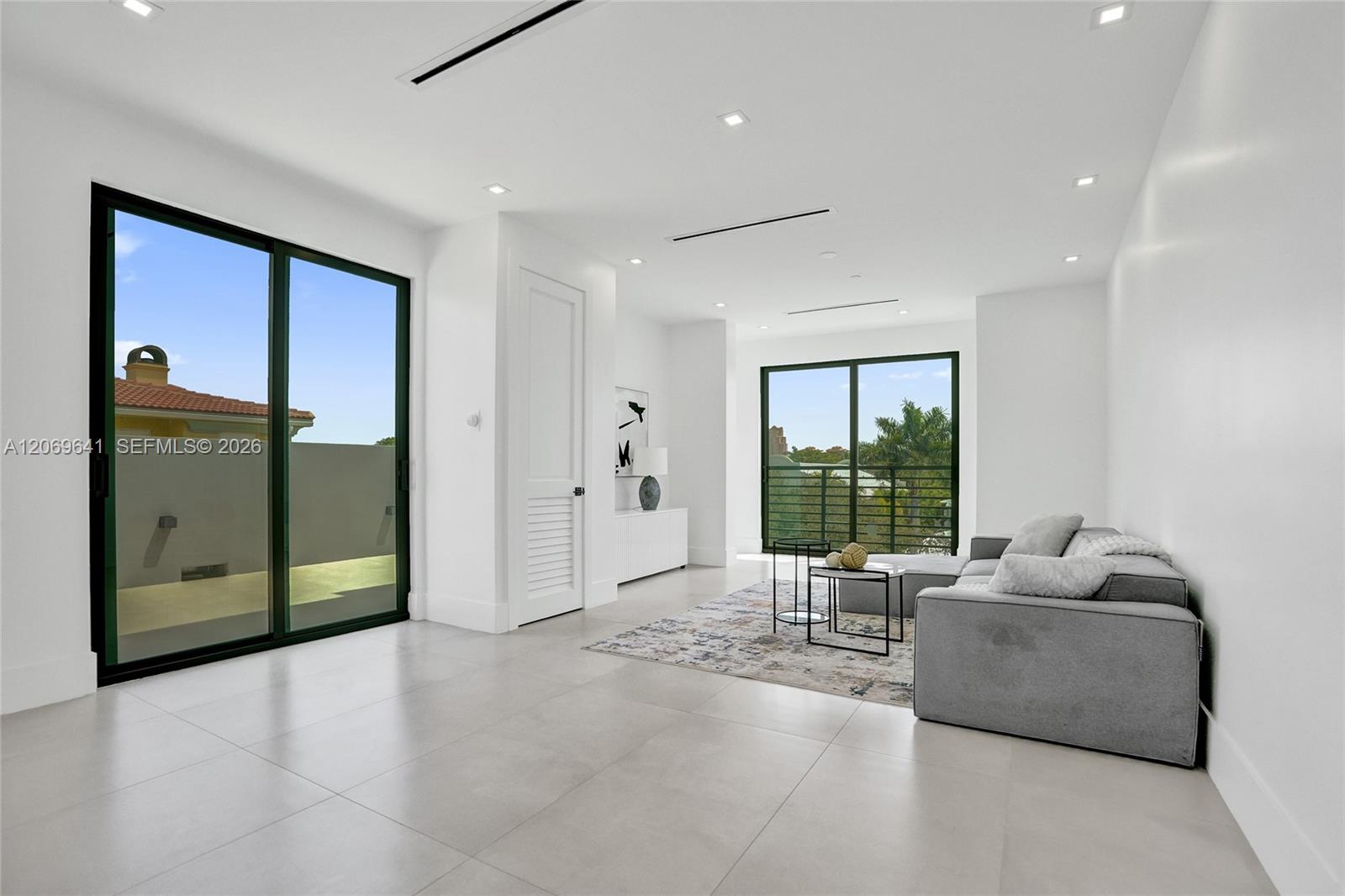 Ver detalles / 11050 sq. ft. $ 2026-08-11 0 foto