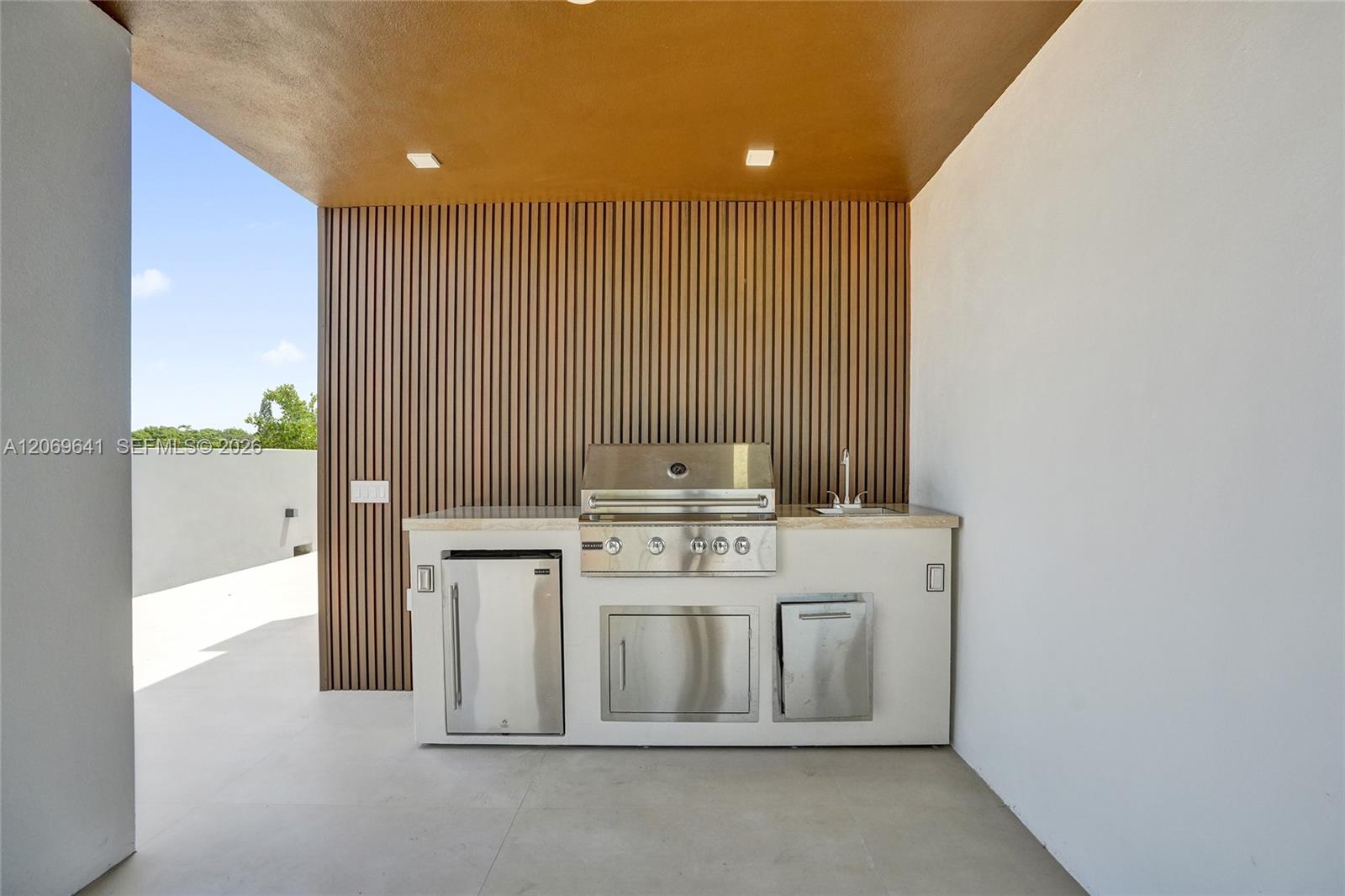 Ver detalles / 11050 sq. ft. $ 2026-08-11 0 foto