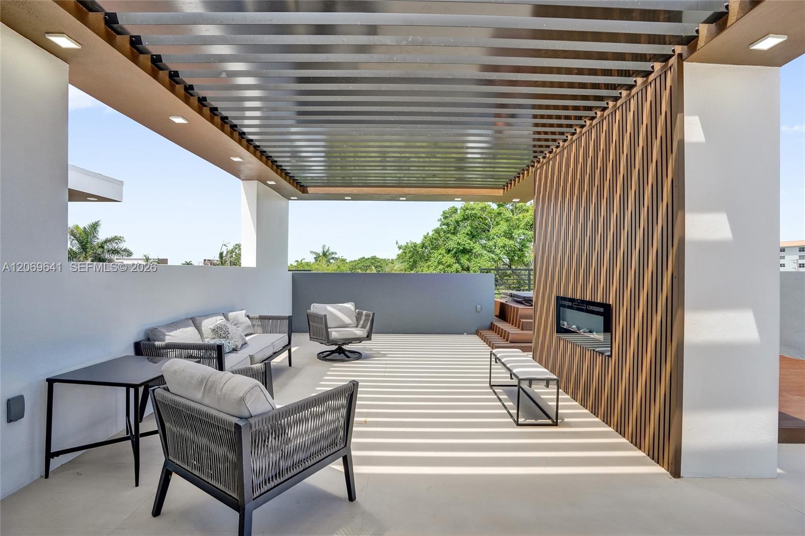 Ver detalles / 11050 sq. ft. $ 2026-08-11 0 foto