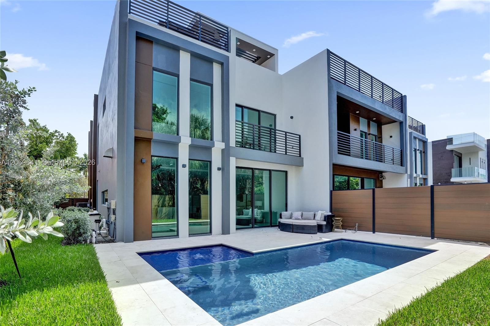 Ver detalles / 11050 sq. ft. $ 2026-08-11 0 foto