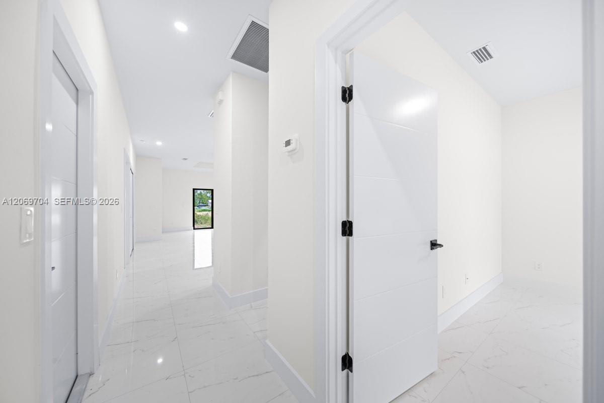 Ver detalles / sq. ft. $ 2026-08-12 0 foto