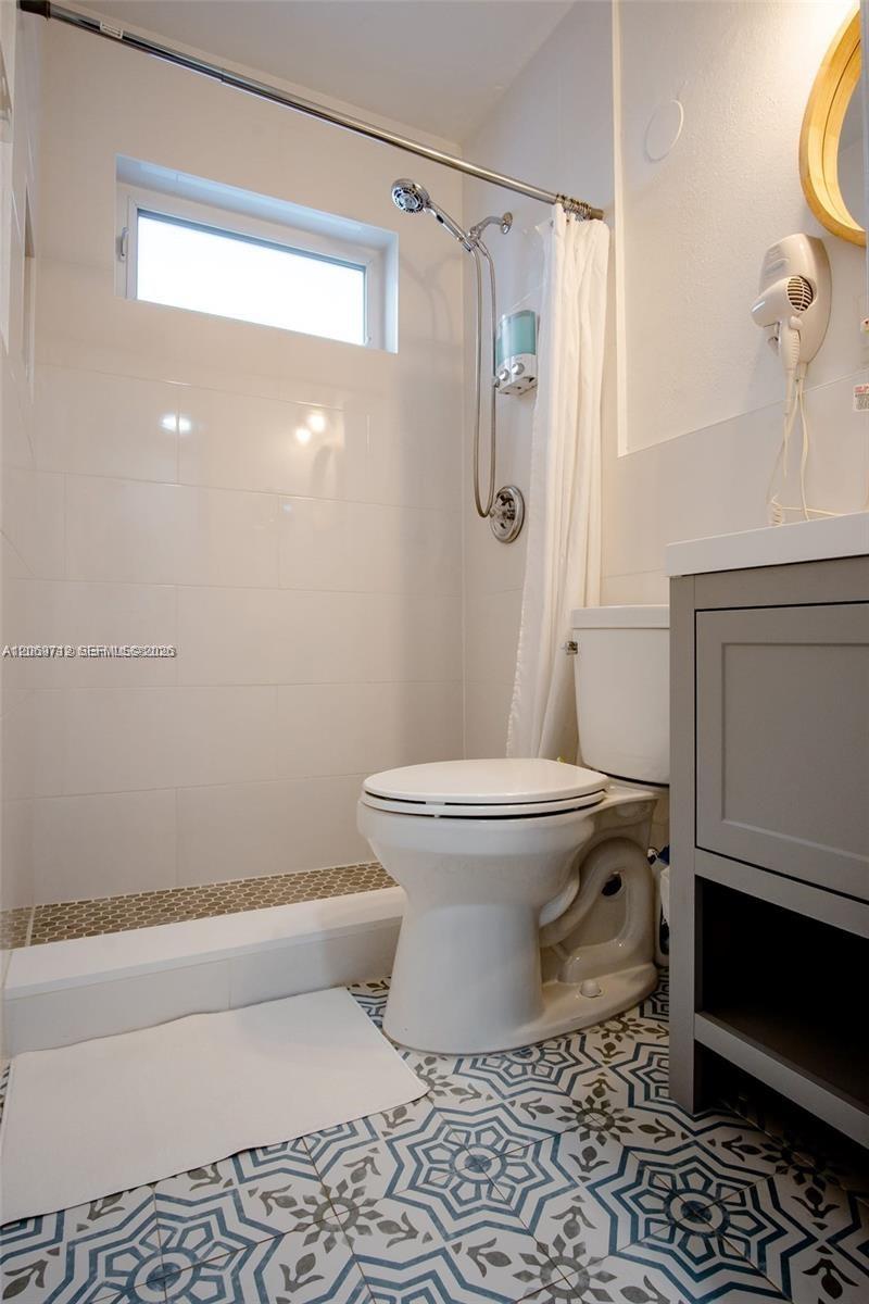 See details / 2552 sq. ft. $ 2026-08-12 0 Photo