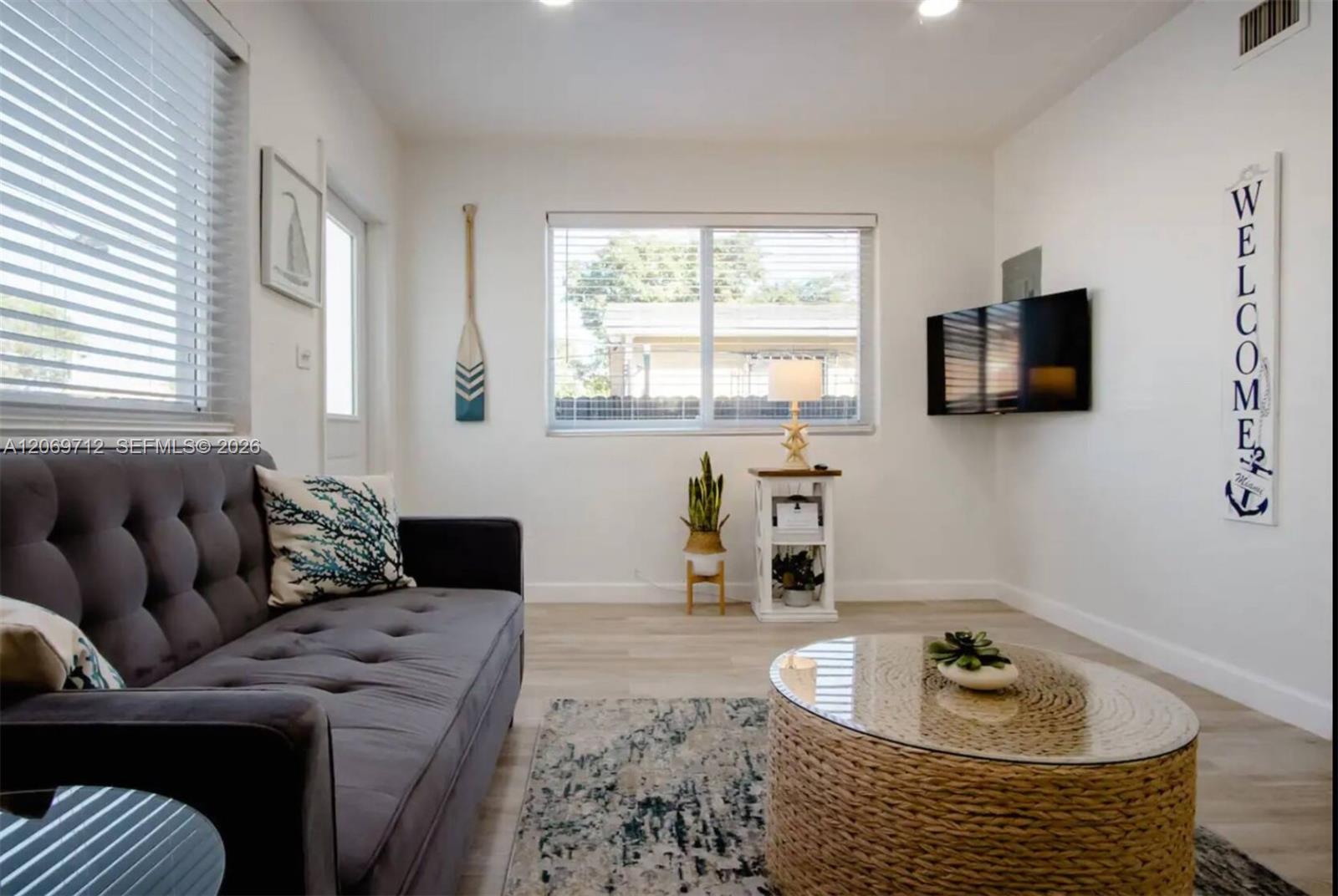 See details / 2552 sq. ft. $ 2026-08-12 0 Photo