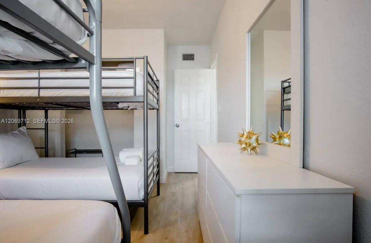 See details / 2552 sq. ft. $ 2026-08-12 0 Photo