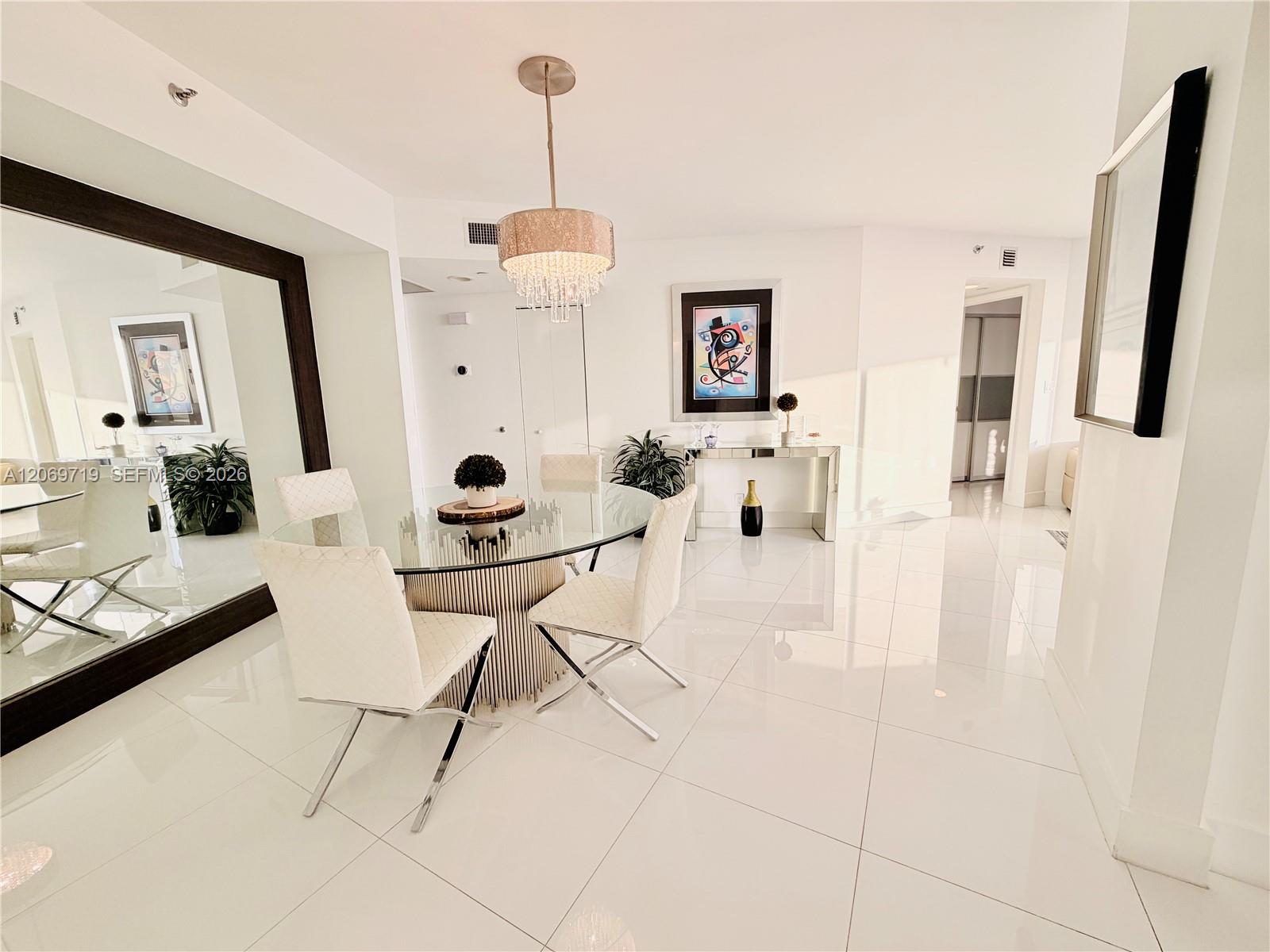 1911 2 / 2 1140 sq. ft. $ 2026-08-12 0 foto