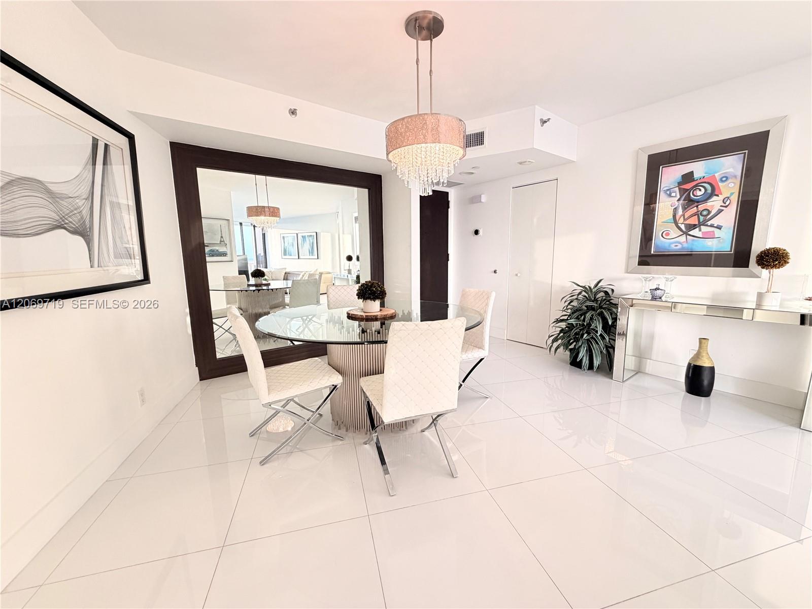 1911 2 / 2 1140 sq. ft. $ 2026-08-12 0 foto