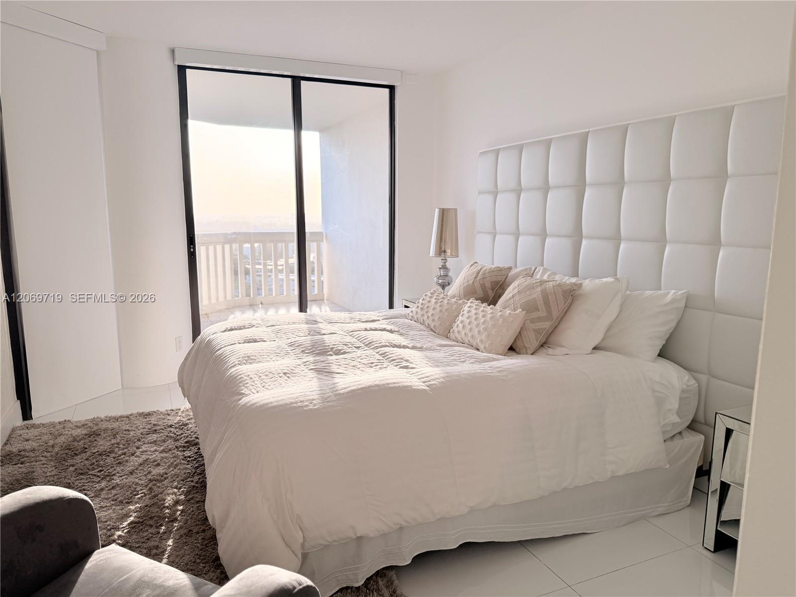 1911 2 / 2 1140 sq. ft. $ 2026-08-12 0 foto