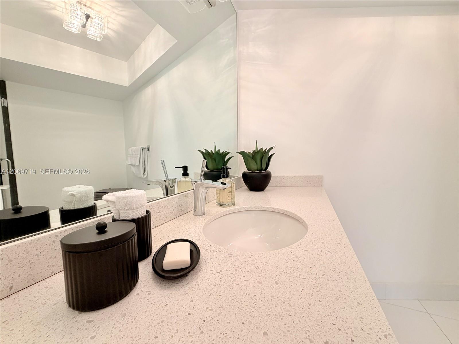 1911 2 / 2 1140 sq. ft. $ 2026-08-12 0 foto