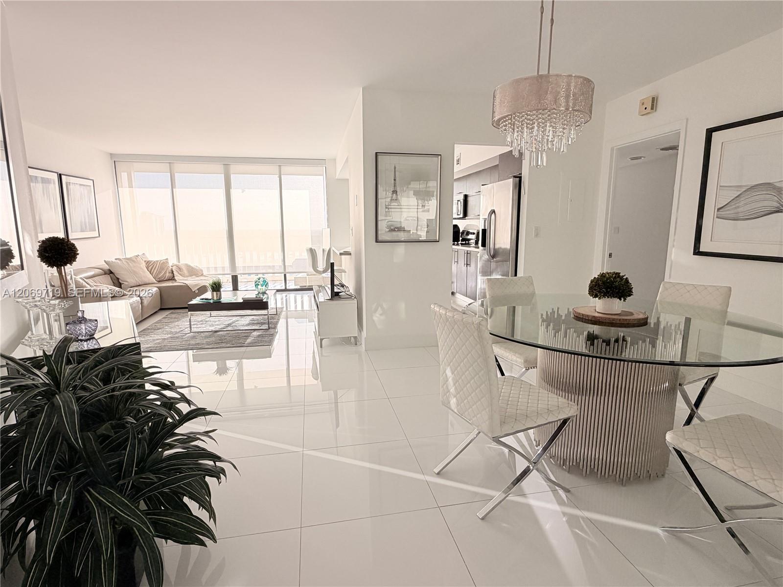 1911 2 / 2 1140 sq. ft. $ 2026-08-12 0 foto